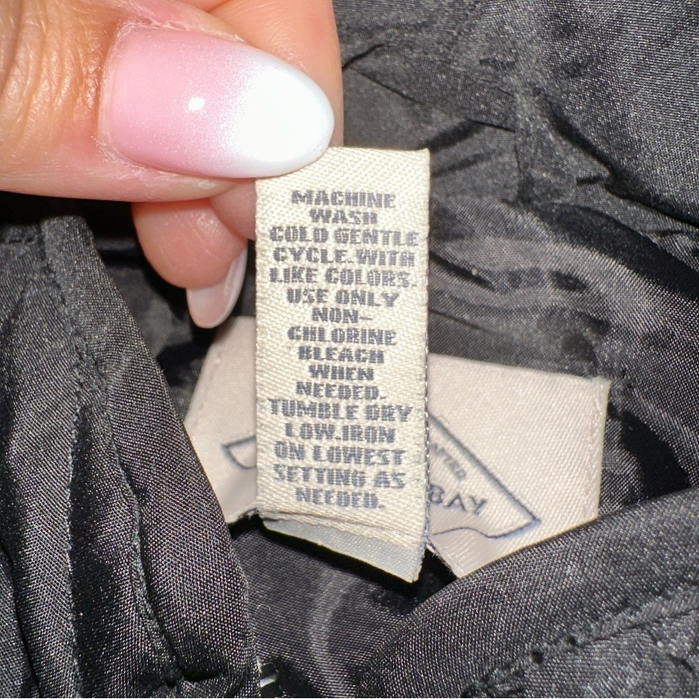 St. John’s Bay Quilted Black Puffer Vest with Gold Zip & Pockets Size M - Picture 10 of 14